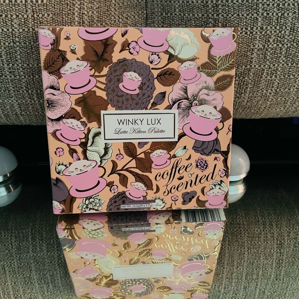 Winky Lux Latte Kitten Eyeshadow Palette